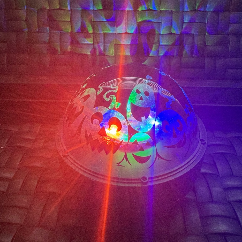 INDOOR HALLOWEEN ROTATING GHOST SPOOKY NIGHTLIGHT PROJECTOR Funny Decor Gift